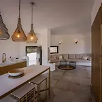Villa Mikri Sorriso - - Pool & Jacuzzi