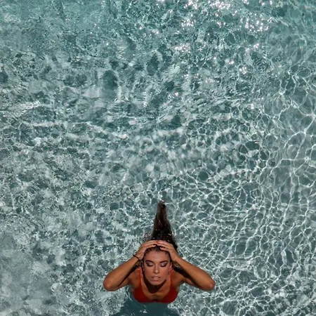 Villa Mikri Sorriso - Luxurious On The